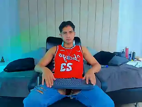 Snapshot of Muichiro_tokito1 chatting on January 13, 3:45 am Muichiro tokito1 online show from January 13, 3:45 am