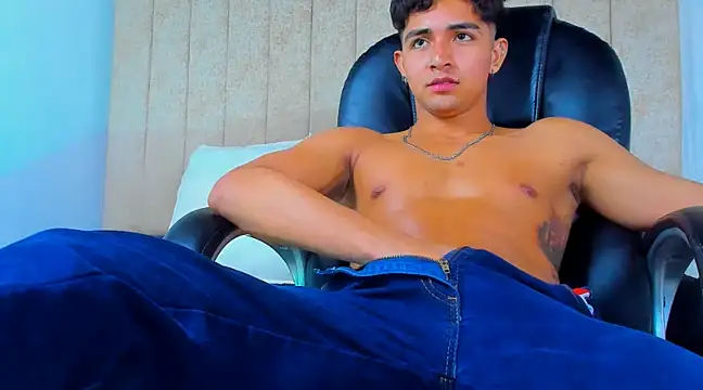 Snapshot of Muichiro_tokito1 chatting on February 27, 7:12 am Muichiro tokito1 online show from February 27, 7:12 am