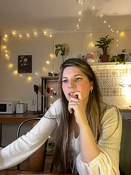 Annie aww online show from March 8, 11:18 pm