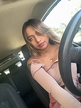 amanda-medrano1 online show from September 23, 3:15 pm