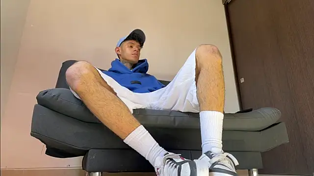 Saturno v online show from March 3, 7:49 pm