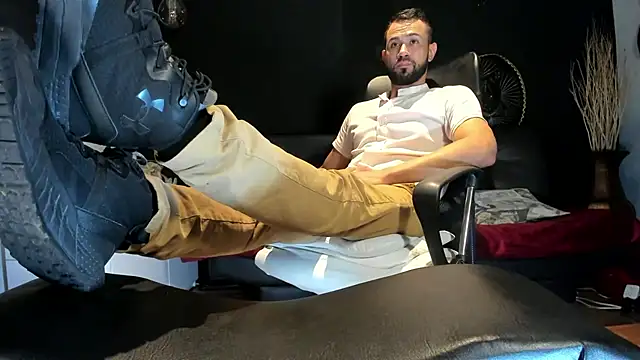 alessandro wye online show from October 31, 1:06 am