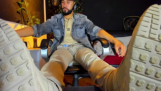 alessandro wye online show from February 15, 2:41 am