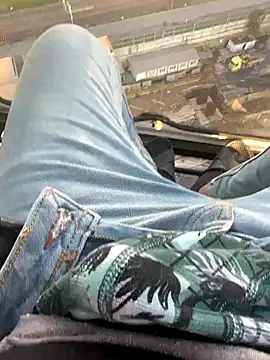 Snapshot of zilzop chatting on December 16, 1:16 pm zilzop online show from December 16, 1:16 pm