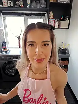 Snapshot of Sarah-Hart chatting on February 13, 11:39 am Sarah-Hart online show from February 13, 11:39 am