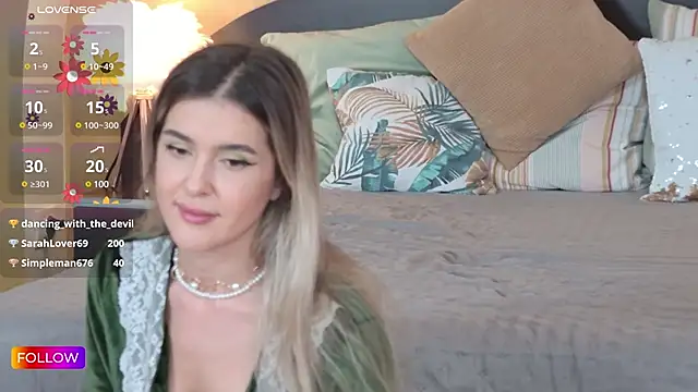 Snapshot of Sarah-Hart chatting on March 4, 8:24 am Sarah-Hart online show from March 4, 8:24 am