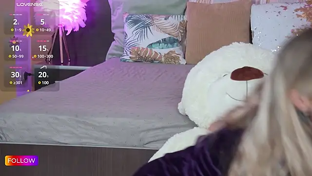 Snapshot of Sarah-Hart chatting on March 5, 6:23 am Sarah-Hart online show from March 5, 6:23 am