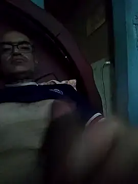 Snapshot of hugosafado333 chatting on December 7, 3:08 pm hugosafado333 online show from December 7, 3:08 pm