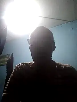 Snapshot of hugosafado333 chatting on December 17, 5:29 am hugosafado333 online show from December 17, 5:29 am