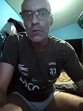 Snapshot of hugosafado333 chatting on March 7, 4:02 am hugosafado333 online show from March 7, 4:02 am