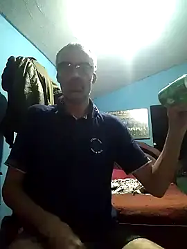 Snapshot of hugosafado333 chatting on March 23, 8:59 am hugosafado333 online show from March 23, 8:59 am