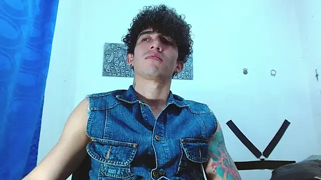 targuerian22 online show from December 23, 1:40 am