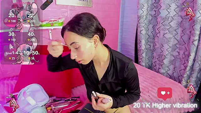 Snapshot of hanna__azumi chatting on October 27, 1:31 am hanna azumi online show from October 27, 1:31 am