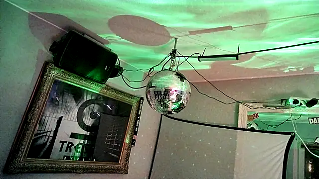 pillepallex84x online show from October 30, 9:15 pm