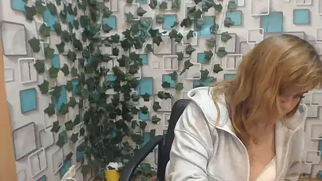 DaniellaKiss online show from March 8, 3:56 pm