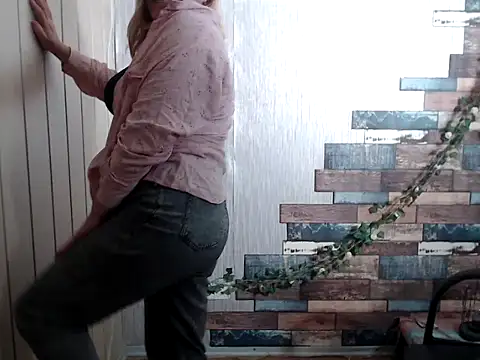 DaniellaKiss online show from October 1, 9:48 am