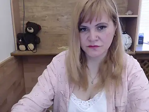 DaniellaKiss online show from April 5, 9:06 am