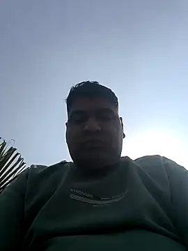 Snapshot of Gururonny07 chatting on February 11, 7:44 am Gururonny07 online show from February 11, 7:44 am