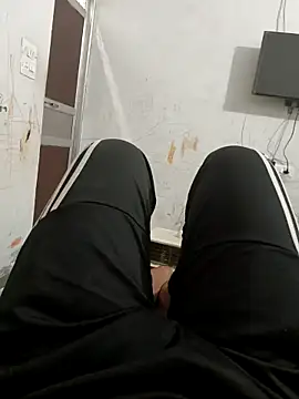 Snapshot of Gururonny07 chatting on February 15, 4:03 am Gururonny07 online show from February 15, 4:03 am