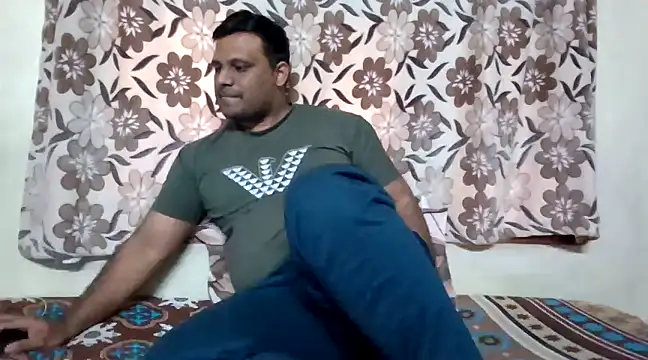 Snapshot of Varma3101 chatting on March 12, 4:30 am Varma3101 online show from March 12, 4:30 am