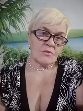 VioletSweet566 online show from December 3, 10:18 pm