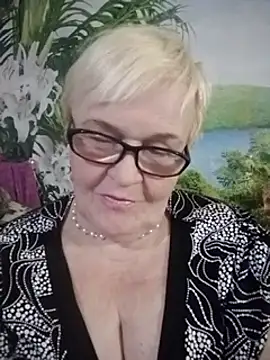 VioletSweet566 online show from December 5, 9:06 pm