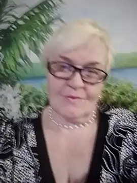 VioletSweet566 online show from December 12, 2:11 pm