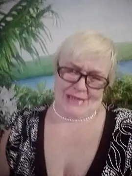 VioletSweet566 online show from January 15, 4:00 pm