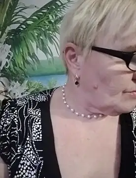 VioletSweet566 online show from February 27, 3:05 pm