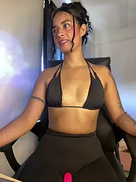 Laura fernandezII online show from March 16, 3:39 pm