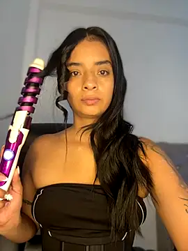 Laura fernandezII online show from October 16, 5:14 pm