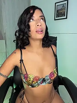 Laura fernandezII online show from March 16, 7:40 pm