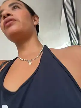 Laura fernandezII online show from April 10, 7:29 pm