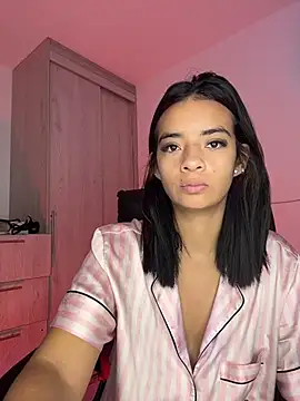 Laura fernandezII online show from April 18, 12:42 pm