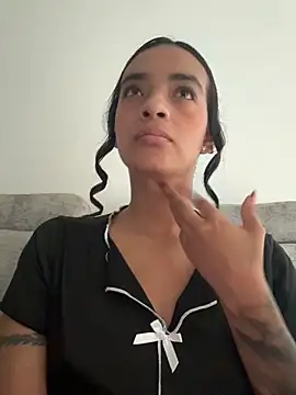 Snapshot of Laura_fernandezII chatting on May 2, 2:22 pm Laura fernandezII online show from May 2, 2:22 pm