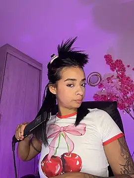 Snapshot of Laura_fernandezII chatting on May 16, 2:52 am Laura fernandezII online show from May 16, 2:52 am