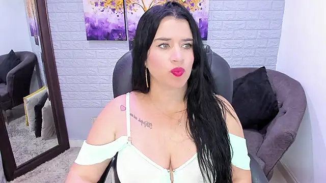 LenaRuiz  online show from February 5, 11:59 am