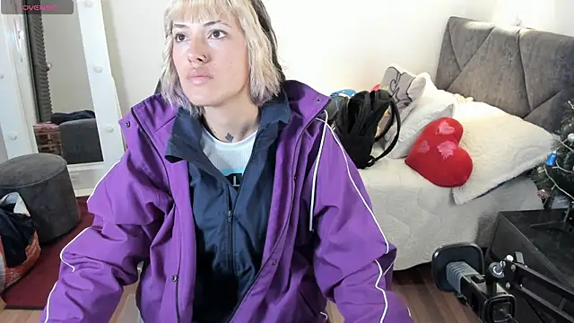 Snapshot of _sharlotte777 chatting on December 12, 1:06 pm  sharlotte777 online show from December 12, 1:06 pm