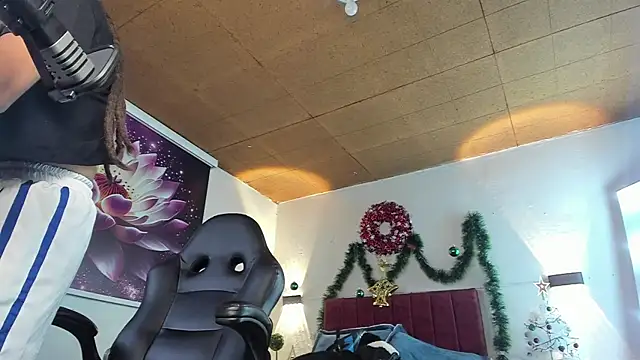 Snapshot of _sharlotte777 chatting on January 3, 7:29 pm  sharlotte777 online show from January 3, 7:29 pm