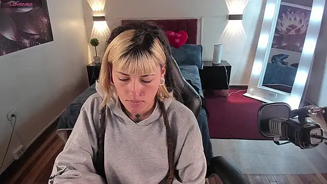 Snapshot of _sharlotte777 chatting on January 25, 1:52 pm  sharlotte777 online show from January 25, 1:52 pm