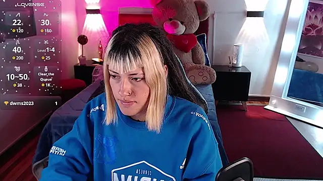 Snapshot of _sharlotte777 chatting on February 20, 12:47 pm  sharlotte777 online show from February 20, 12:47 pm