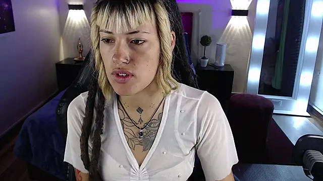 Snapshot of _sharlotte777 chatting on March 6, 1:24 pm  sharlotte777 online show from March 6, 1:24 pm