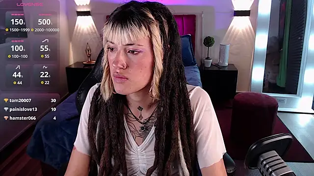 Snapshot of _sharlotte777 chatting on March 6, 6:05 pm  sharlotte777 online show from March 6, 6:05 pm