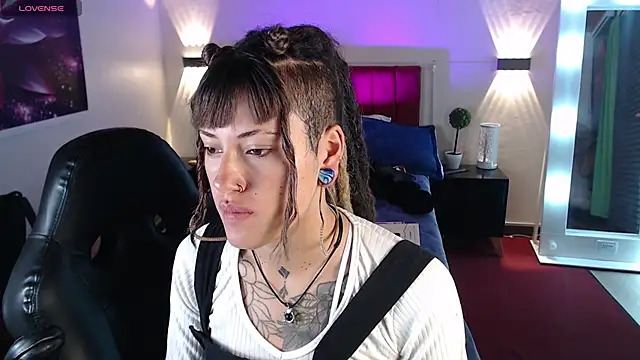 Snapshot of _sharlotte777 chatting on March 21, 1:45 pm  sharlotte777 online show from March 21, 1:45 pm