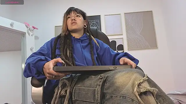 Snapshot of _sharlotte777 chatting on September 24, 2:09 pm  sharlotte777 online show from September 24, 2:09 pm