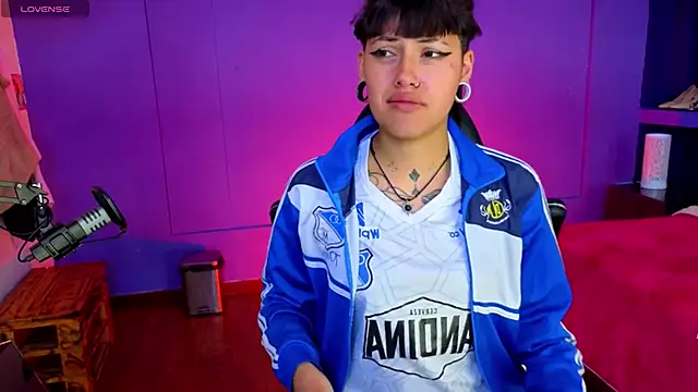 Snapshot of _sharlotte777 chatting on October 15, 2:28 pm  sharlotte777 online show from October 15, 2:28 pm