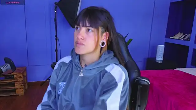 Snapshot of _sharlotte777 chatting on October 17, 1:57 pm  sharlotte777 online show from October 17, 1:57 pm