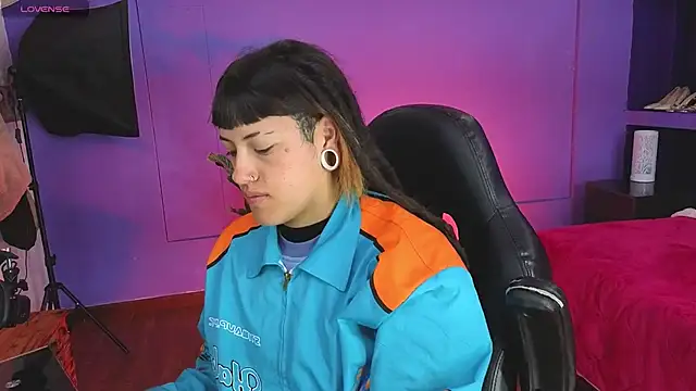 Snapshot of _sharlotte777 chatting on October 20, 2:50 pm  sharlotte777 online show from October 20, 2:50 pm