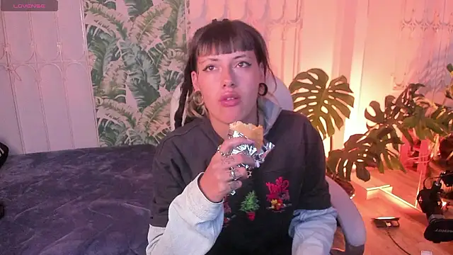  sharlotte777 online show from March 26, 1:49 pm