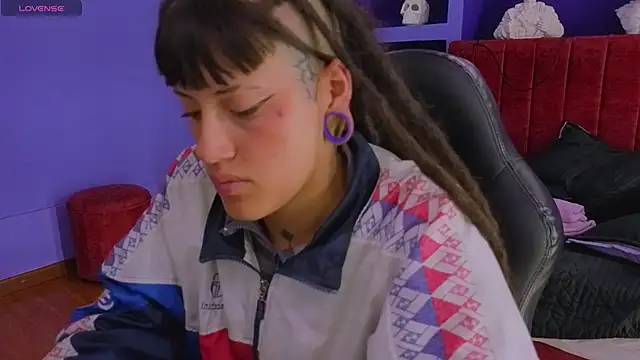  sharlotte777 online show from April 19, 6:10 pm